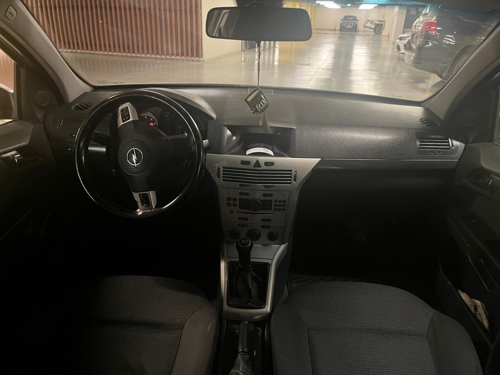 2007 Opel Astra, 1.4L, 352000km - Image 3