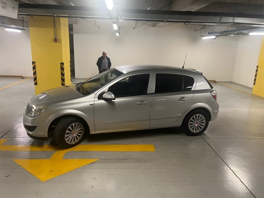 2007 Opel Astra, 1.4L, 352000km - Image 7