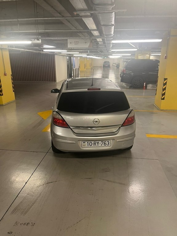 2007 Opel Astra, 1.4L, 352000km - Image 8