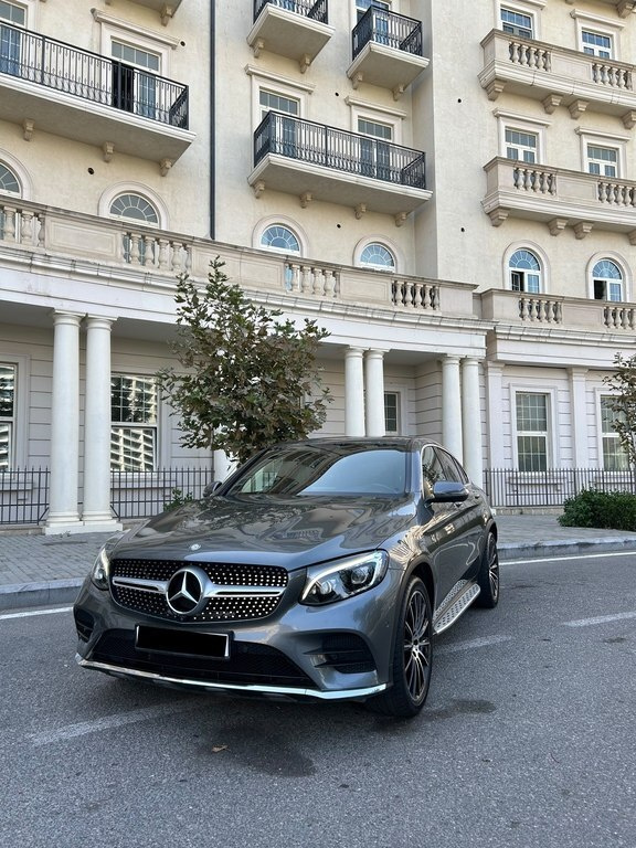 2017 Mercedes GLC 250 4MATIC Coupe, 2.0L, 122000km - Image 4