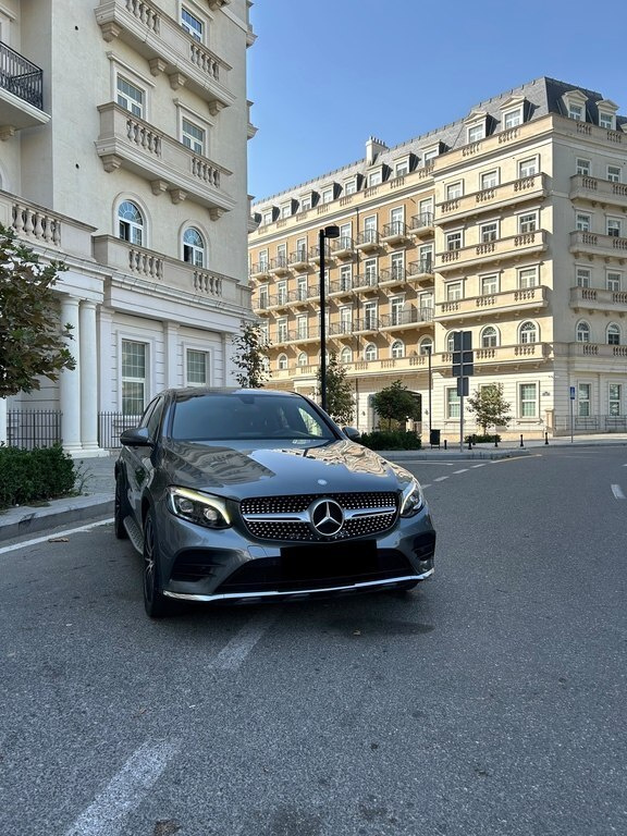 2017 Mercedes GLC 250 4MATIC Coupe, 2.0L, 122000km - Image 5