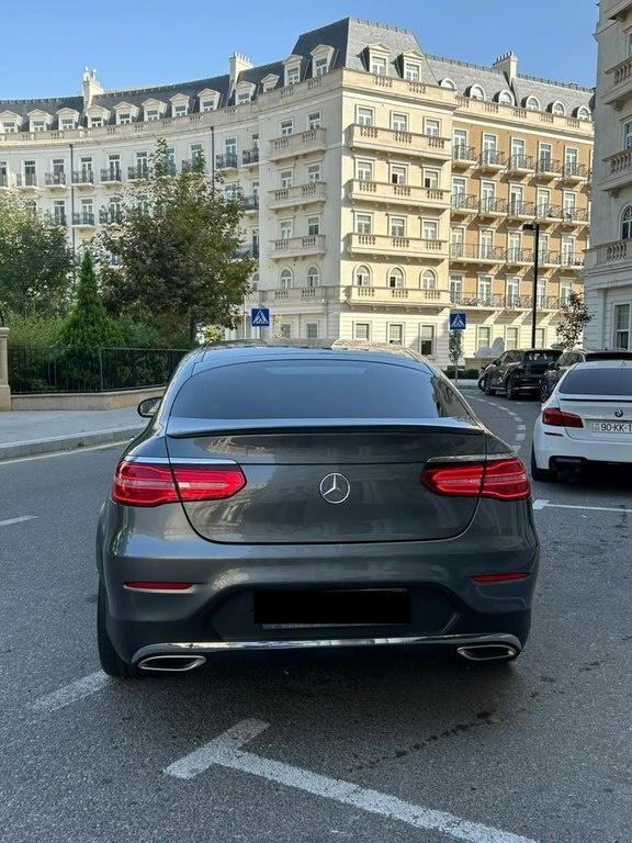 2017 Mercedes GLC 250 4MATIC Coupe, 2.0L, 122000km - Image 6