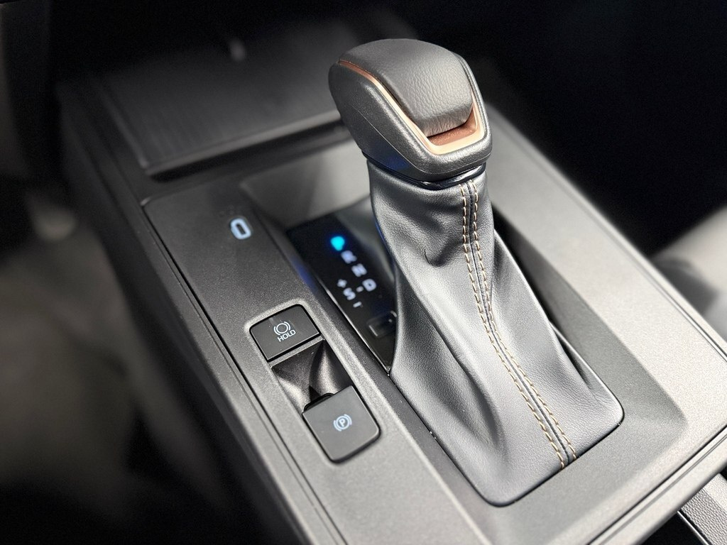 2025 Toyota Corolla Cross, 2.0L, 0km - Image 12