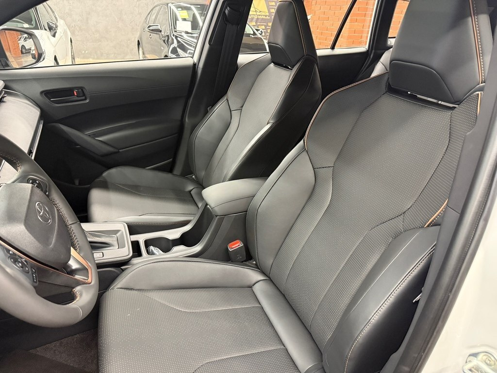 2025 Toyota Corolla Cross, 2.0L, 0km - Image 14