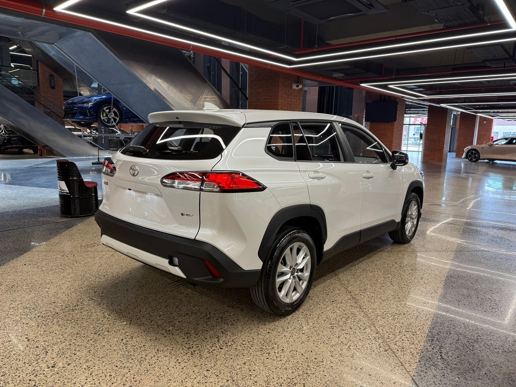 2025 Toyota Corolla Cross, 2.0L, 0km - Image 5