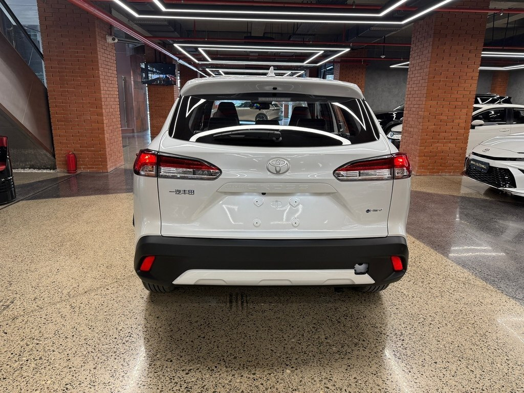 2025 Toyota Corolla Cross, 2.0L, 0km - Image 7