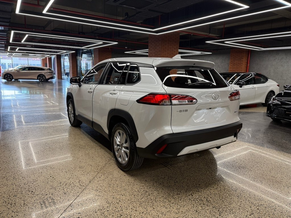 2025 Toyota Corolla Cross, 2.0L, 0km - Image 8