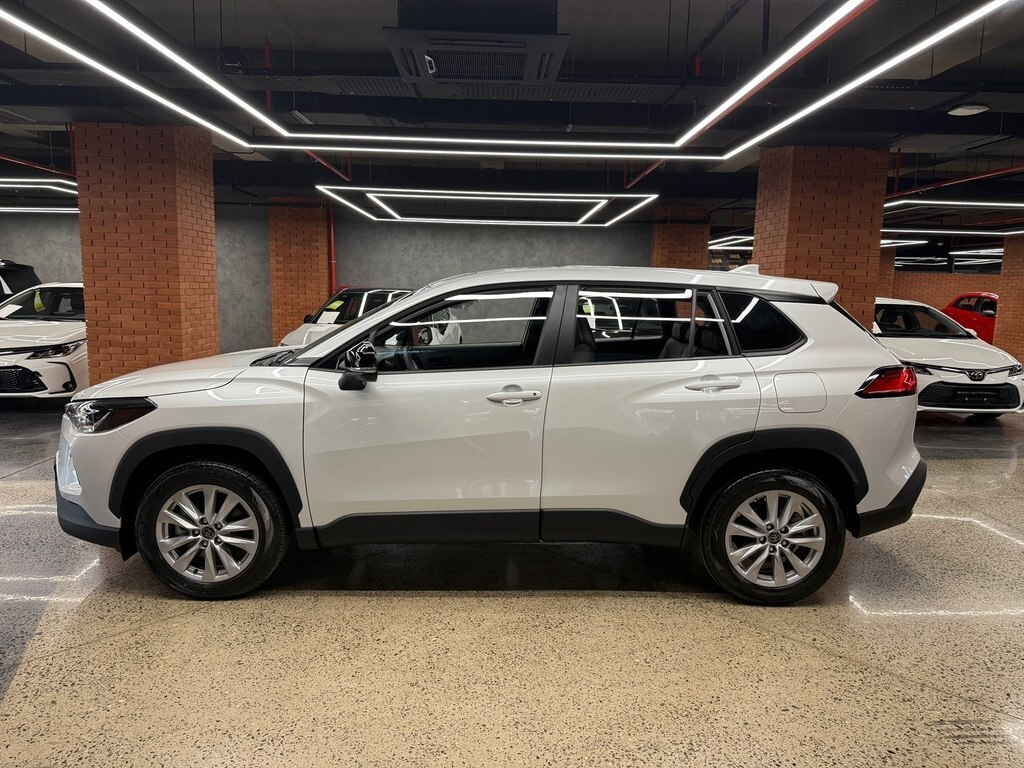 2025 Toyota Corolla Cross, 2.0L, 0km - Image 9