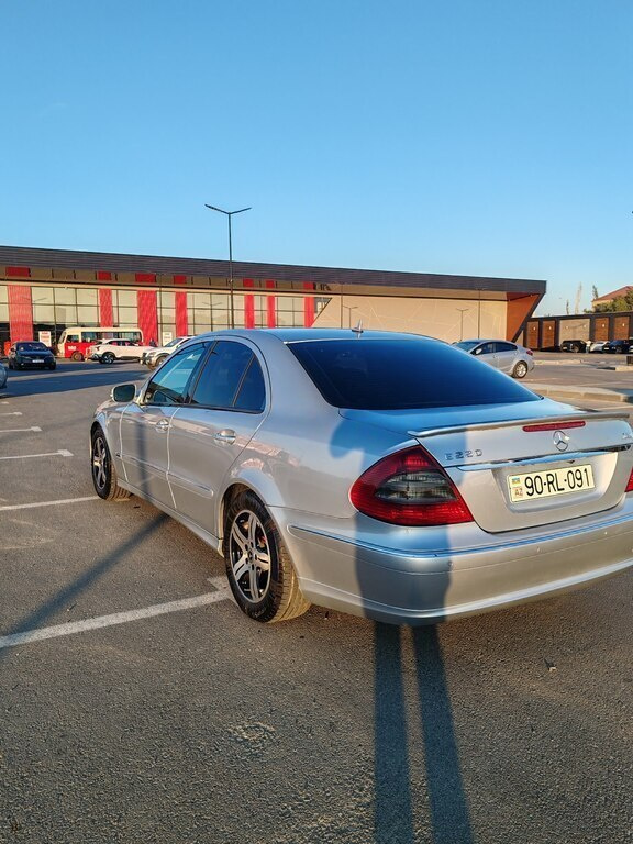 2006 Mercedes E 220, 2.2L, 291633km - Image 12