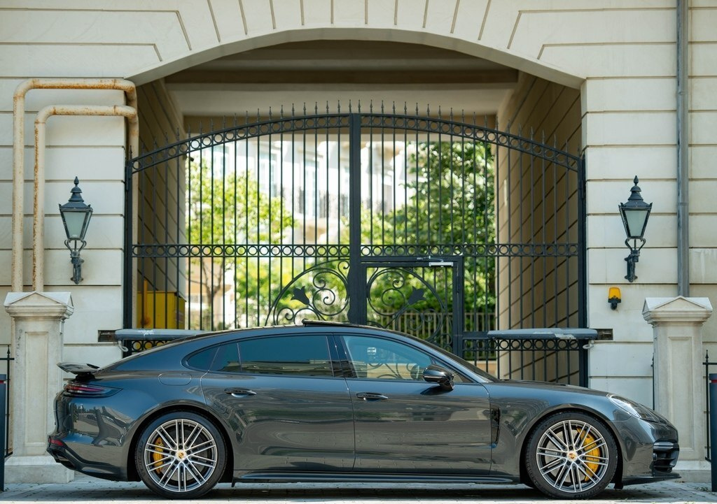 2018 Porsche Panamera Turbo, 4.0L, 81000km - Image 14
