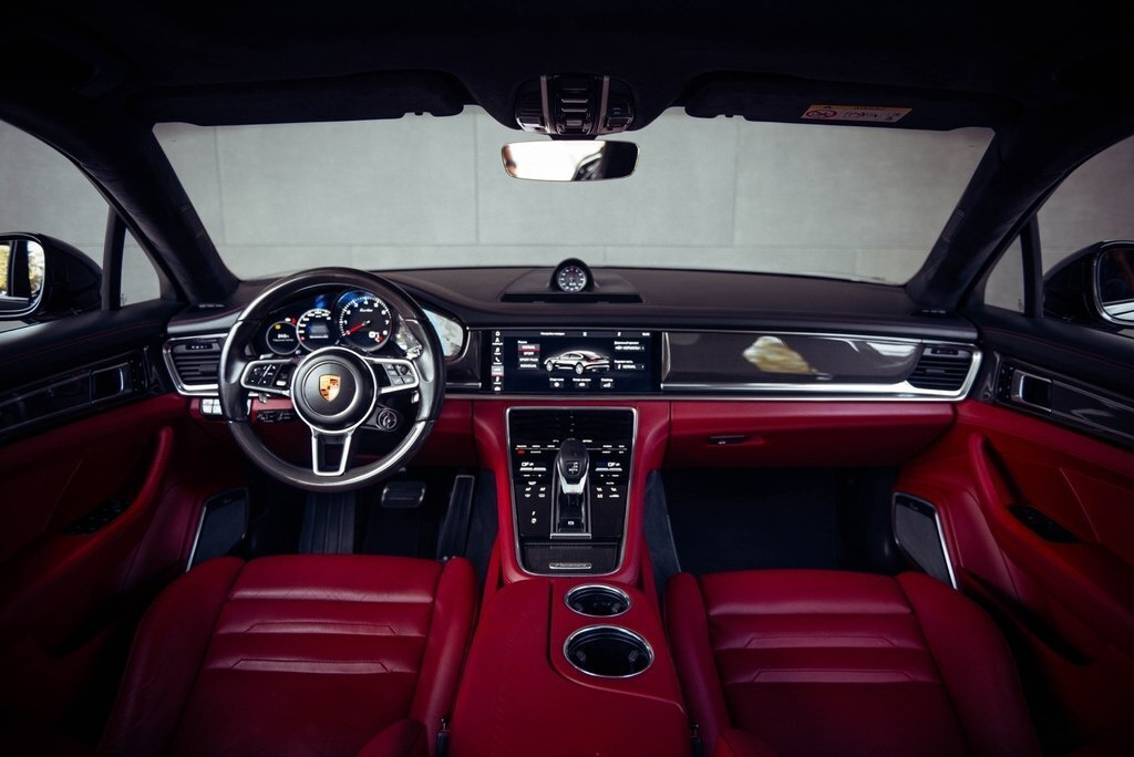 2018 Porsche Panamera Turbo, 4.0L, 81000km - Image 25