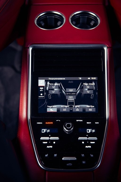 2018 Porsche Panamera Turbo, 4.0L, 81000km - Image 27