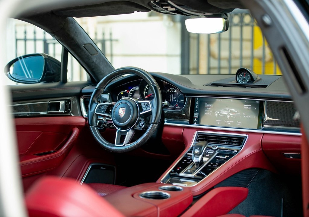 2018 Porsche Panamera Turbo, 4.0L, 81000km - Image 32