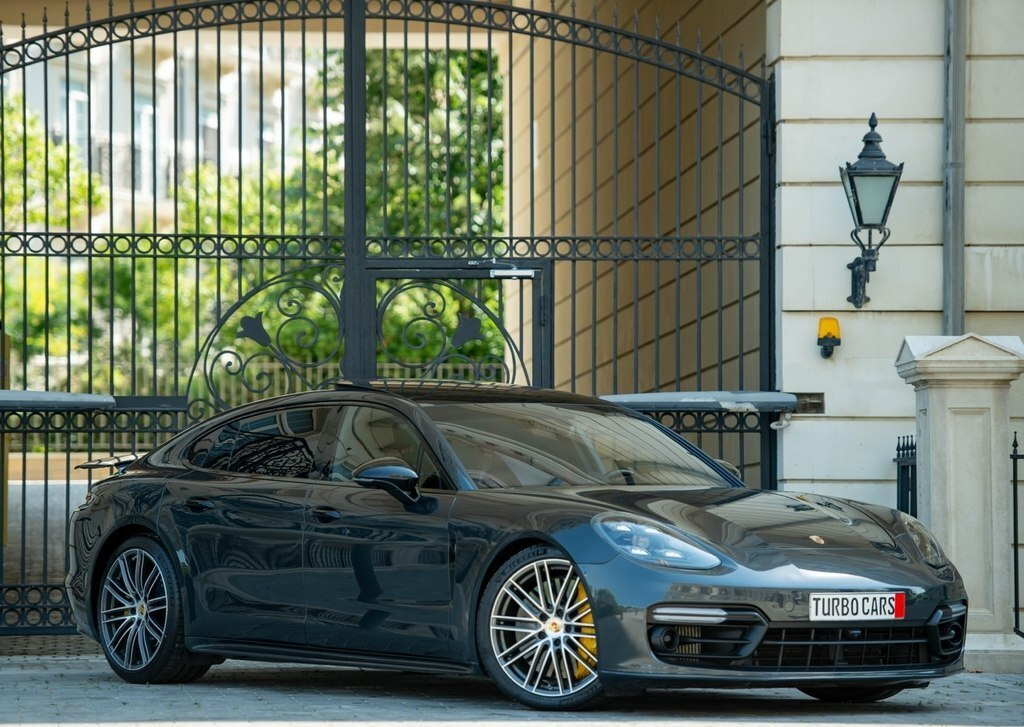 2018 Porsche Panamera Turbo, 4.0L, 81000km - Image 5