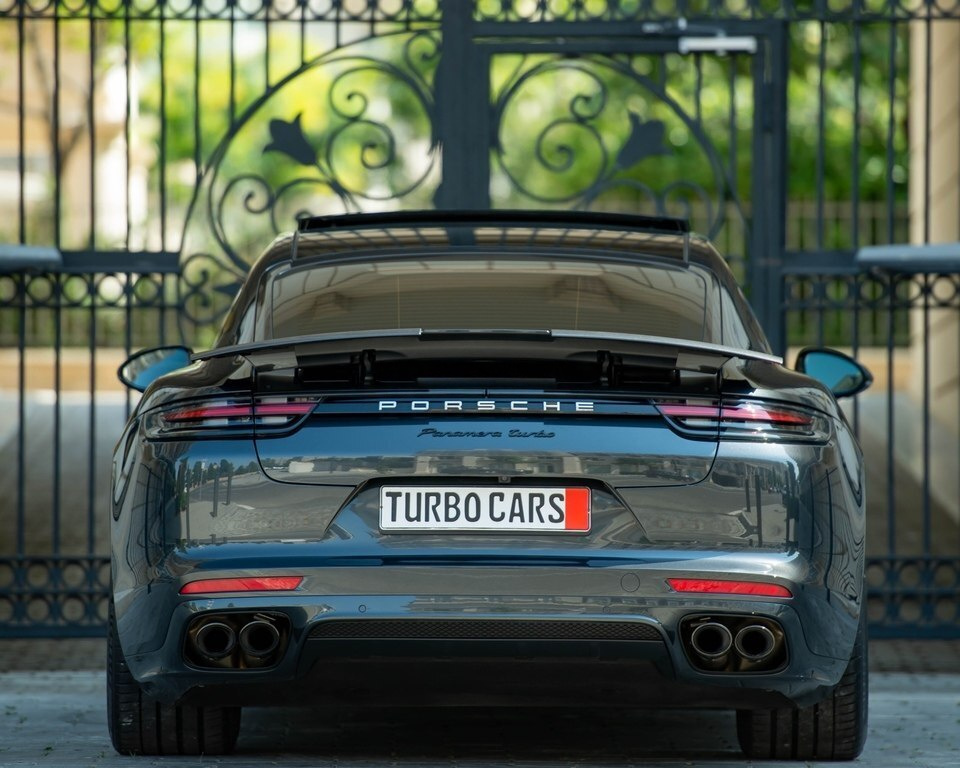 2018 Porsche Panamera Turbo, 4.0L, 81000km - Image 6