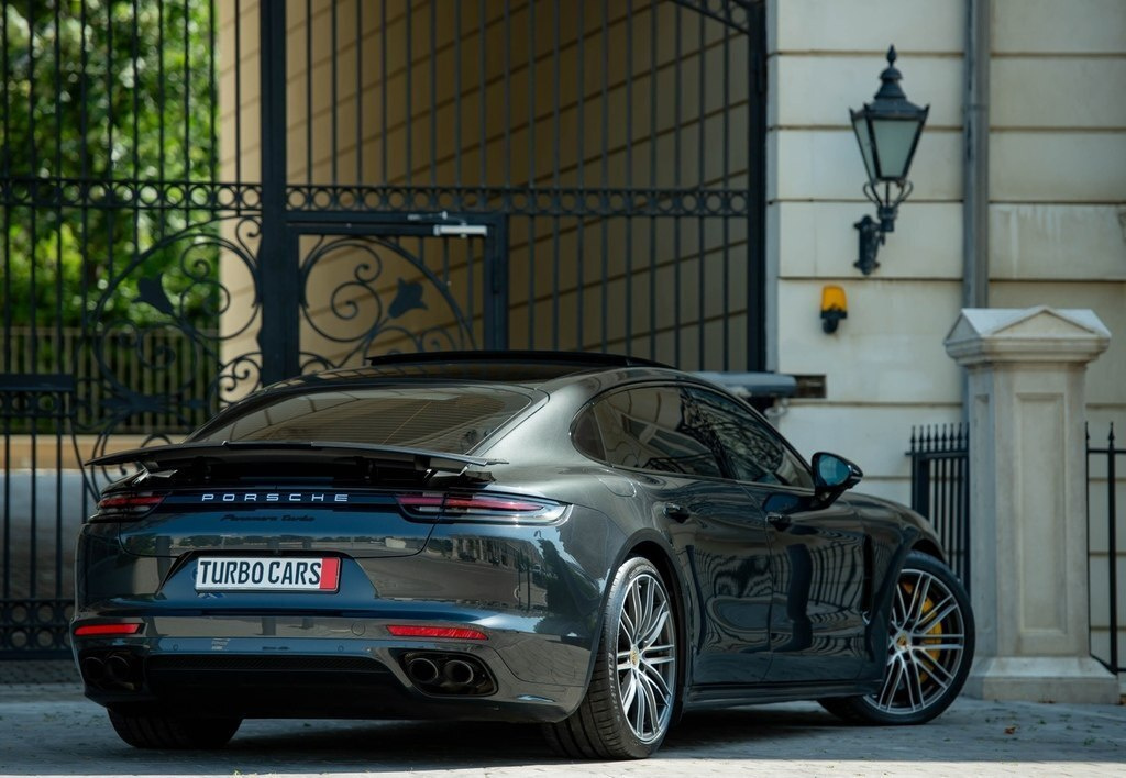 2018 Porsche Panamera Turbo, 4.0L, 81000km - Image 7