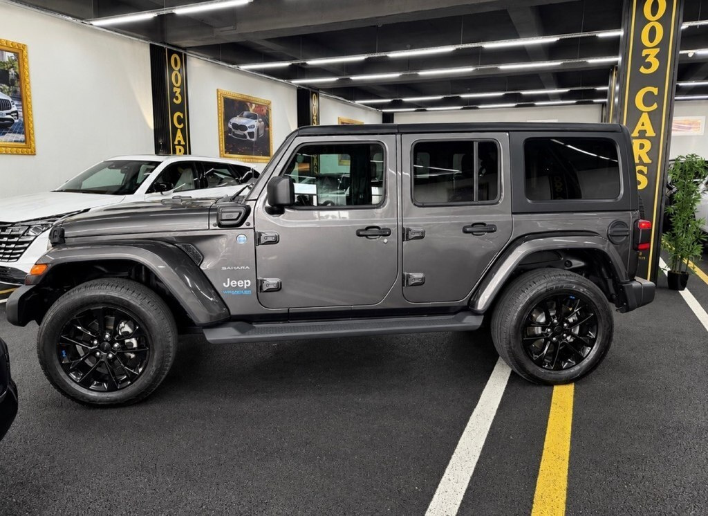 2023 Jeep Wrangler, 2.0L, 45400km - Image 3