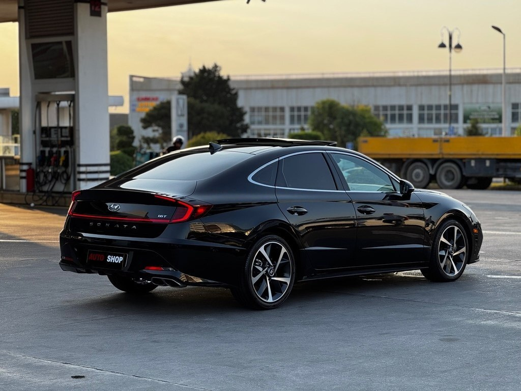 2022 Hyundai Sonata, 1.6L, 89000km - Image 3