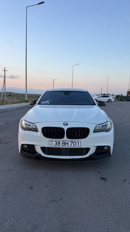 2012 BMW 535, 3.0L, 285000km - Image 1