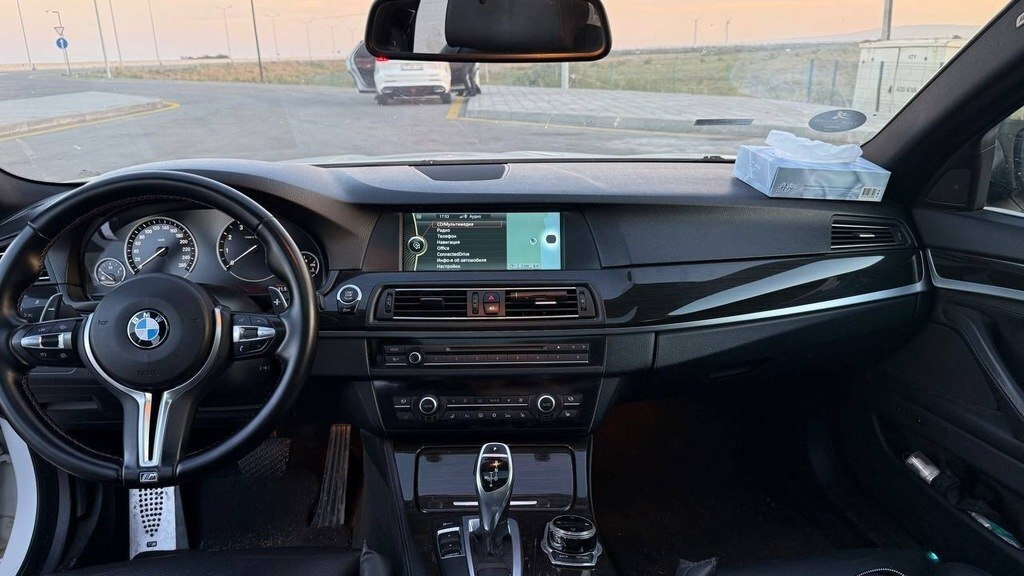2012 BMW 535, 3.0L, 285000km - Image 3