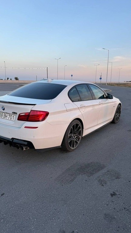2012 BMW 535, 3.0L, 285000km - Image 4