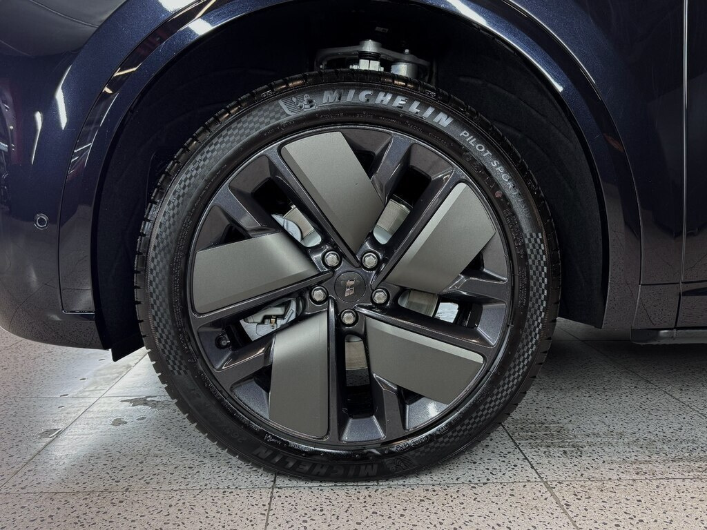 2025 Li Auto L9, 1.5L, 0km - Image 13