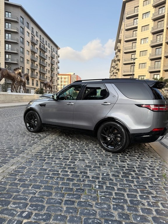 2020 Land Rover Discovery, 3.0L, 132597km - Image 4