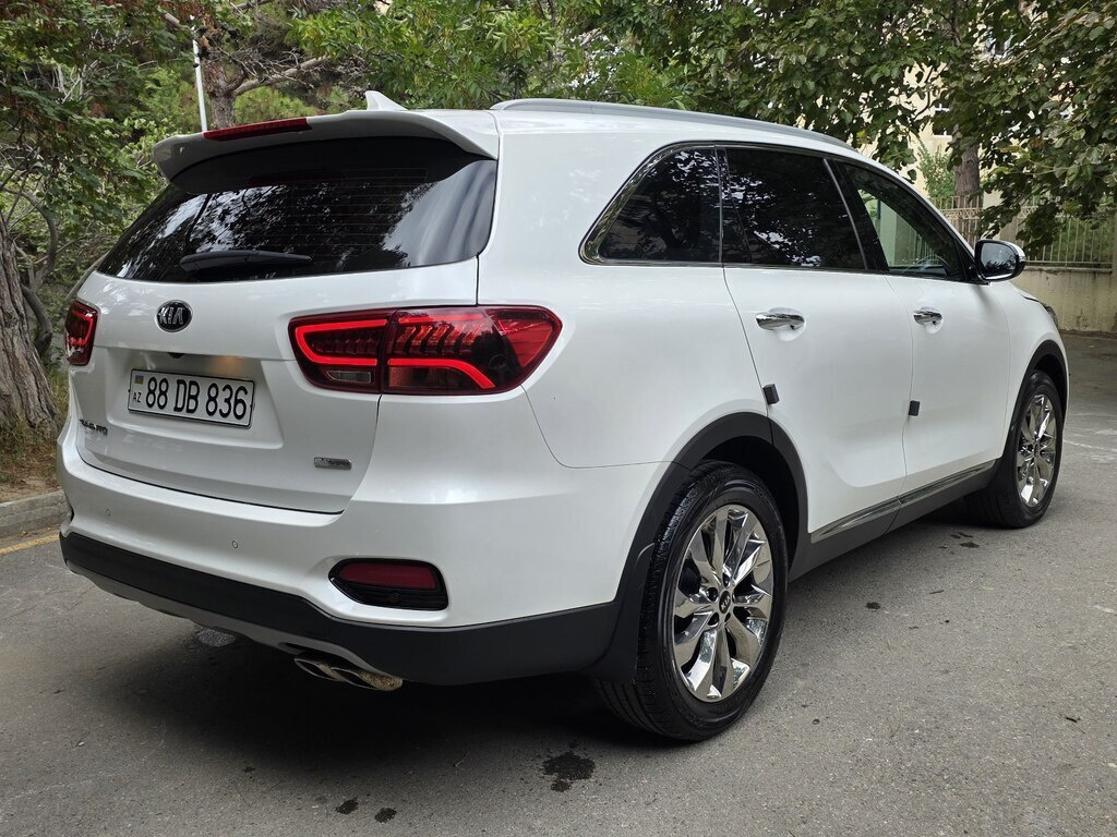 2018 Kia Sorento, 2.2L, 126000km - Image 5