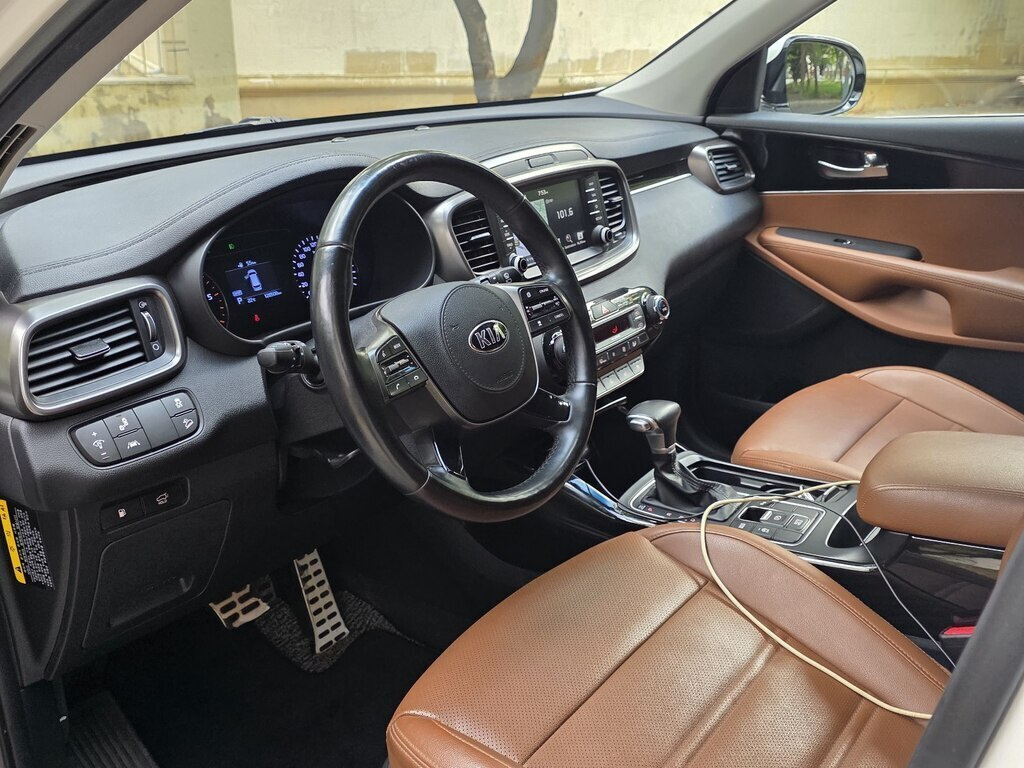 2018 Kia Sorento, 2.2L, 126000km - Image 9