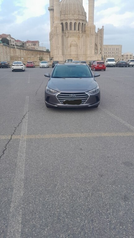 2018 Hyundai Elantra, 2.0L, 122571km - Image 2