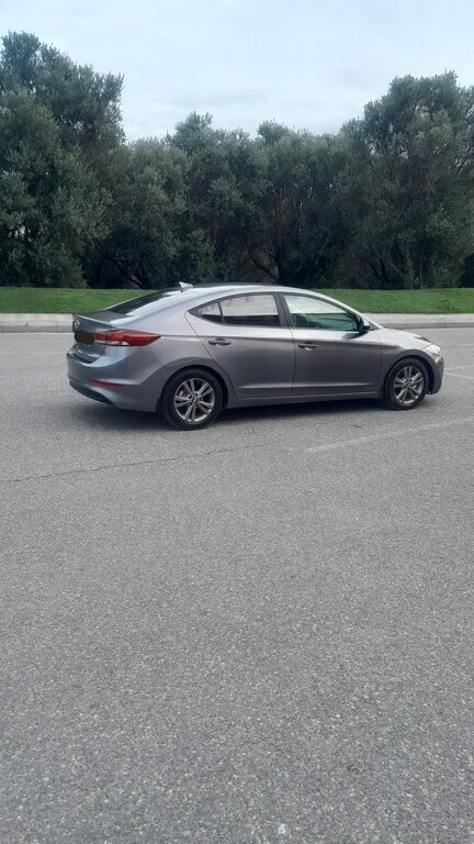 2018 Hyundai Elantra, 2.0L, 122571km - Image 7