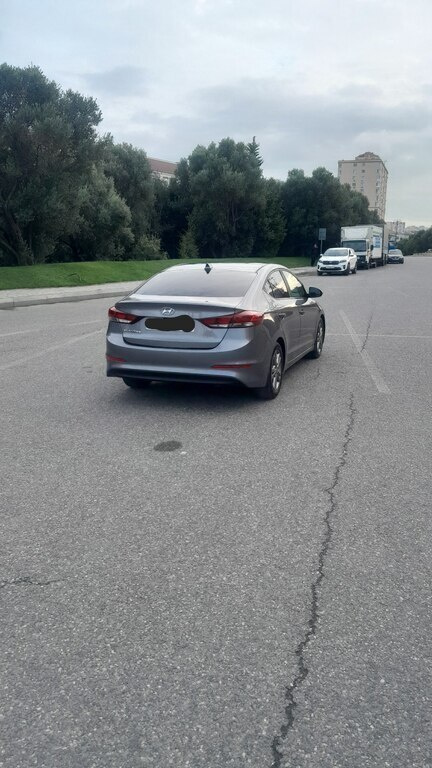 2018 Hyundai Elantra, 2.0L, 122571km - Image 9
