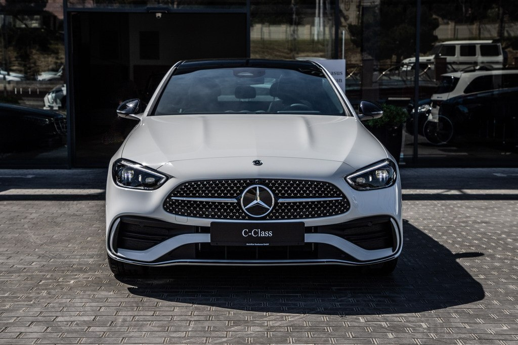 2024 Mercedes C 200, 1.5L, 0km - Image 1