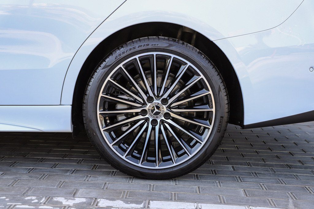 2024 Mercedes C 200, 1.5L, 0km - Image 18