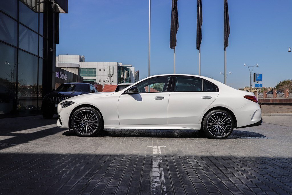 2024 Mercedes C 200, 1.5L, 0km - Image 4