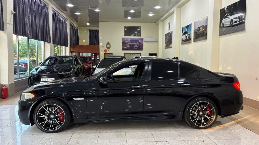 2013 BMW 528, 2.0L, 245000km - Image 4