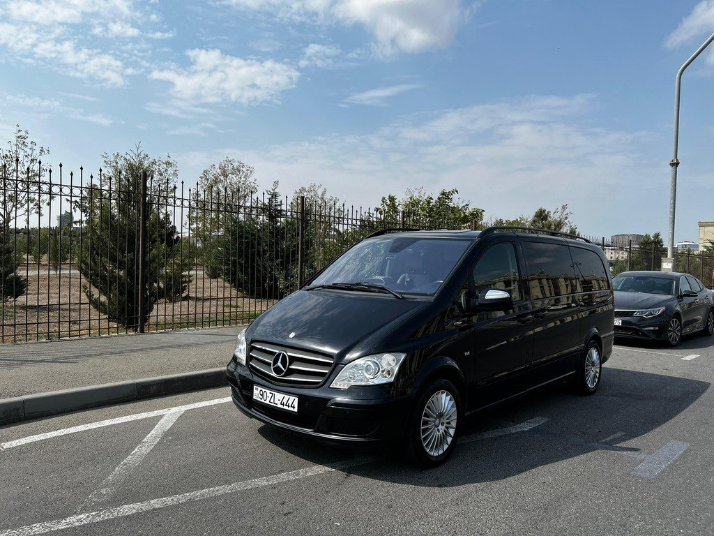 2013 Mercedes Viano, 3.0L, 300000km - Image 1