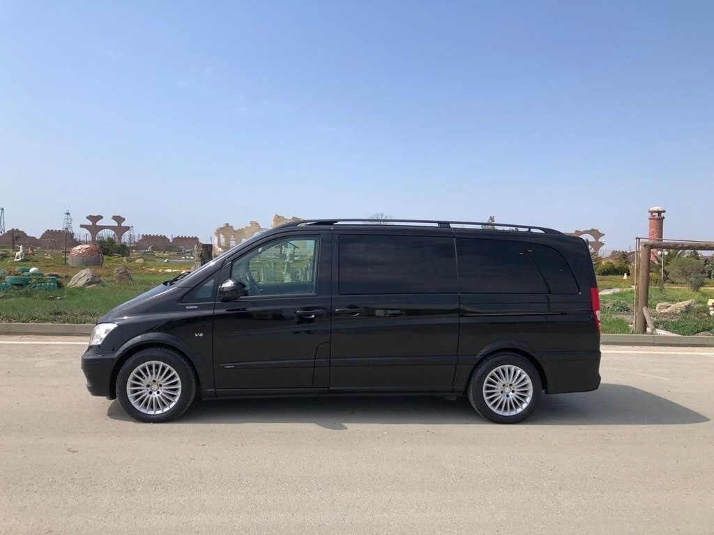 2013 Mercedes Viano, 3.0L, 300000km - Image 2