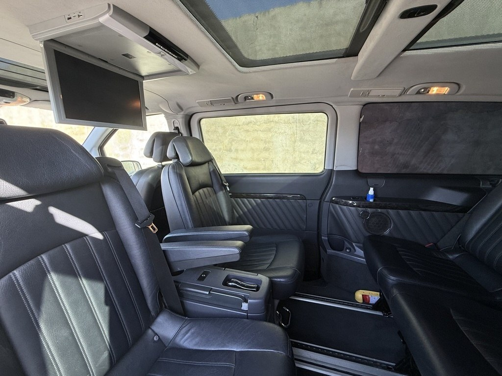 2013 Mercedes Viano, 3.0L, 300000km - Image 11