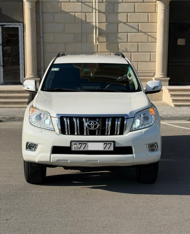 2010 Toyota Land Cruiser Prado, 2.7L, 179000km - Image 1