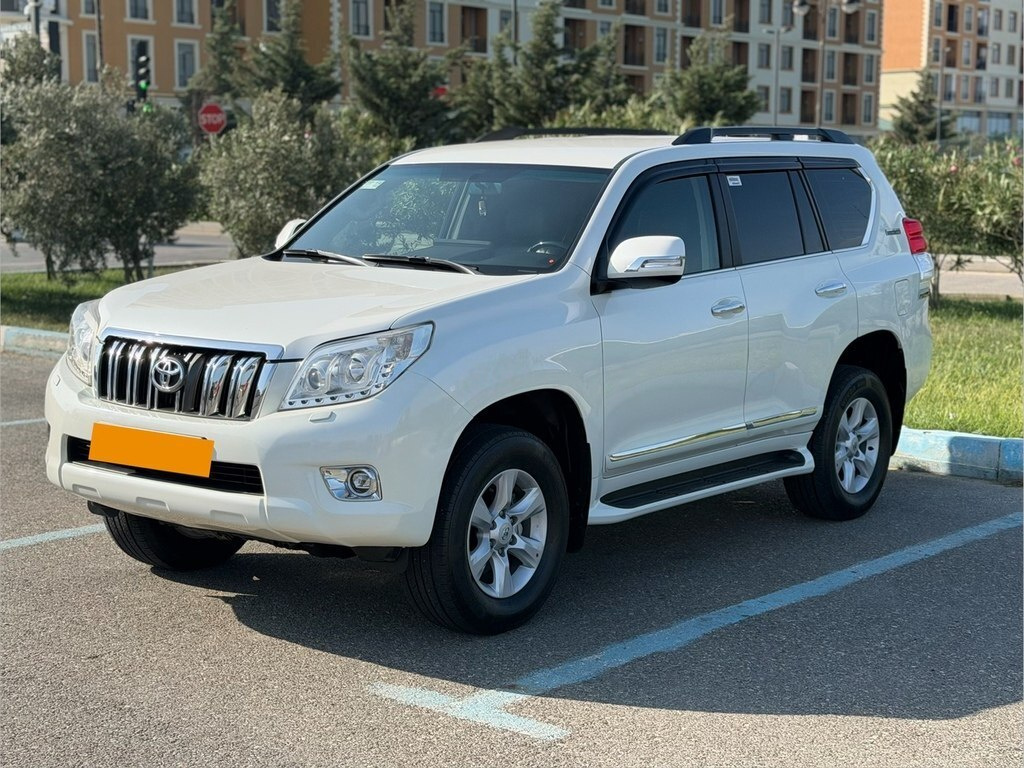 2010 Toyota Land Cruiser Prado, 2.7L, 179000km - Image 2