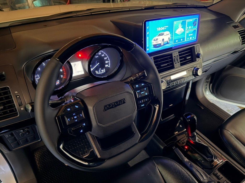 2010 Toyota Land Cruiser Prado, 2.7L, 179000km - Image 11
