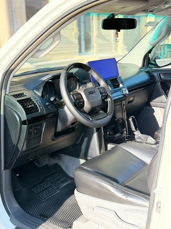 2010 Toyota Land Cruiser Prado, 2.7L, 179000km - Image 14