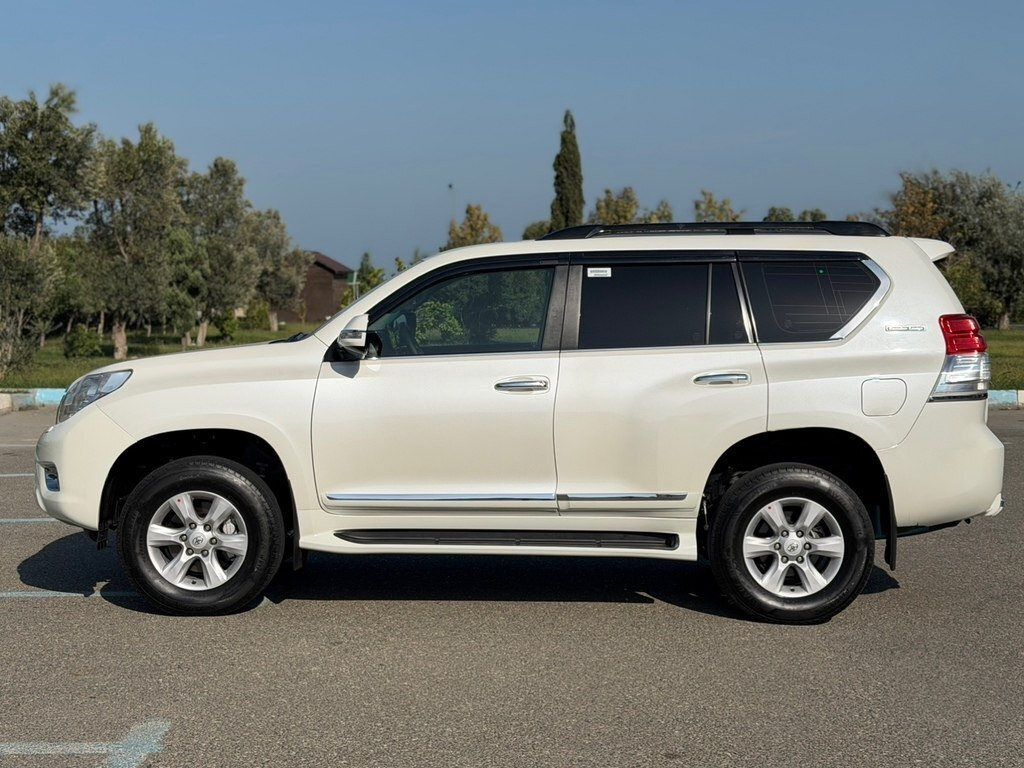 2010 Toyota Land Cruiser Prado, 2.7L, 179000km - Image 5