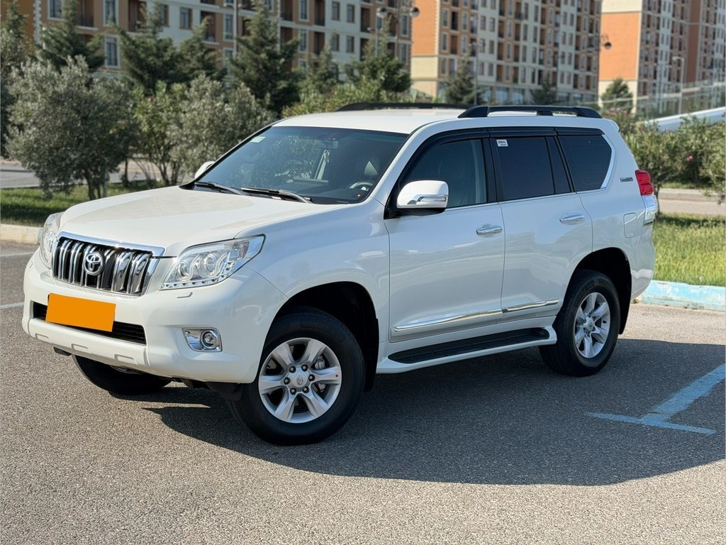 2010 Toyota Land Cruiser Prado, 2.7L, 179000km - Image 9