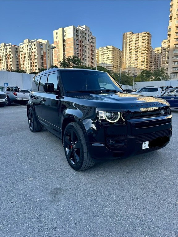 2024 Land Rover Defender, 2.0L, 10000km - Image 6