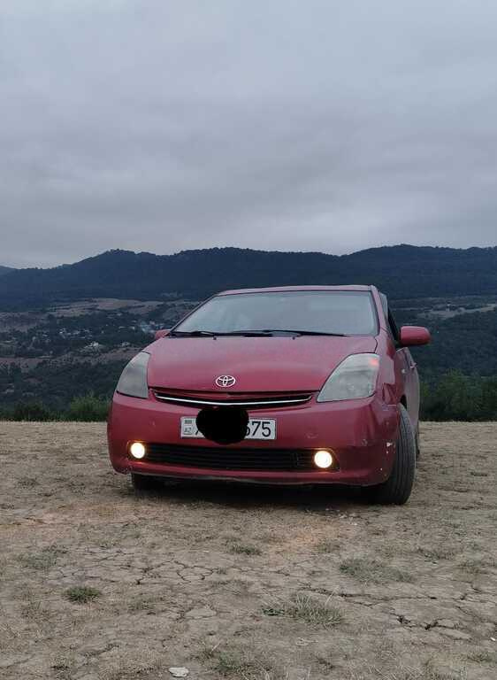 2008 Toyota Prius, 1.5L, 350000km - Image 1