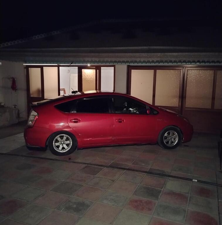 2008 Toyota Prius, 1.5L, 350000km - Image 9