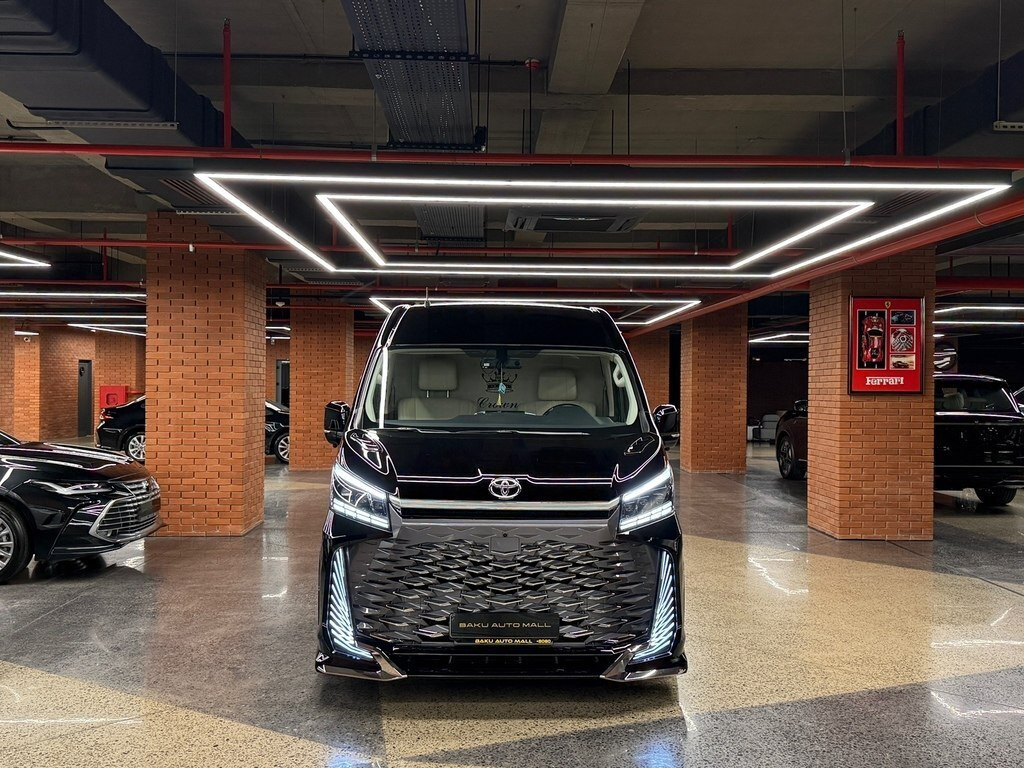2025 Toyota HiAce, 3.5L, 2500km - Image 1