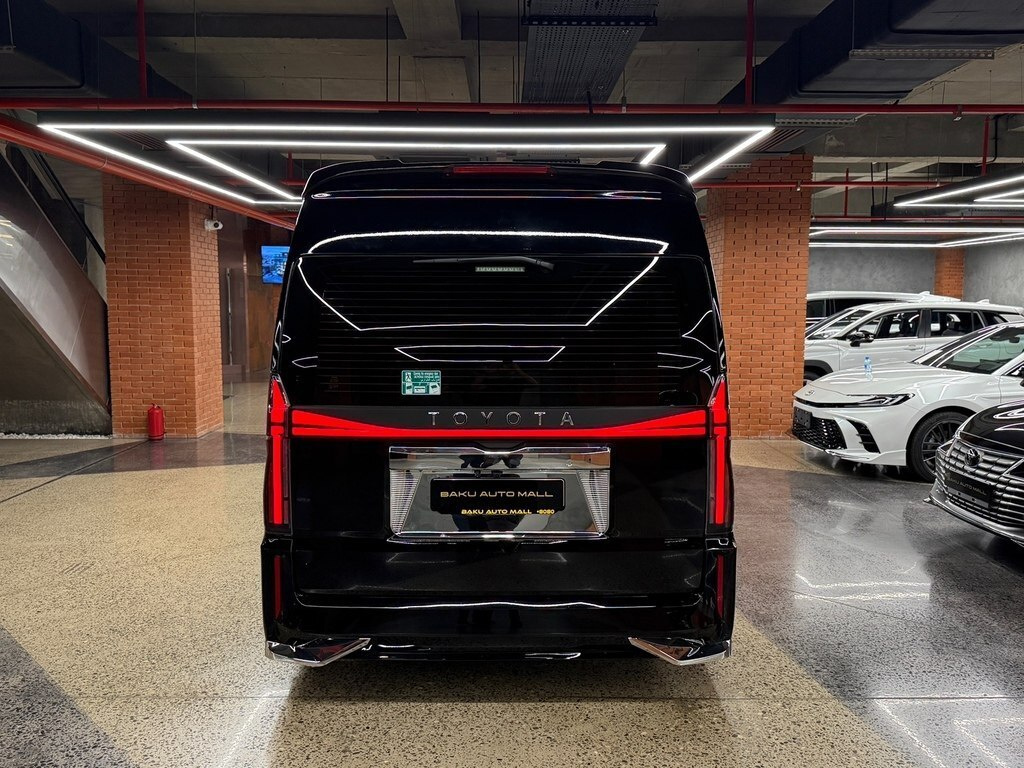 2025 Toyota HiAce, 3.5L, 2500km - Image 6